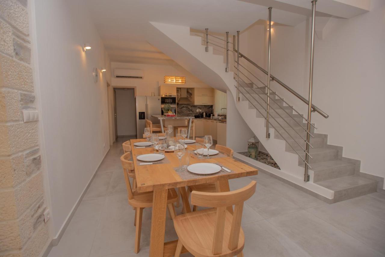 Villa Pnoe Seaside Kalamaki  Ngoại thất bức ảnh