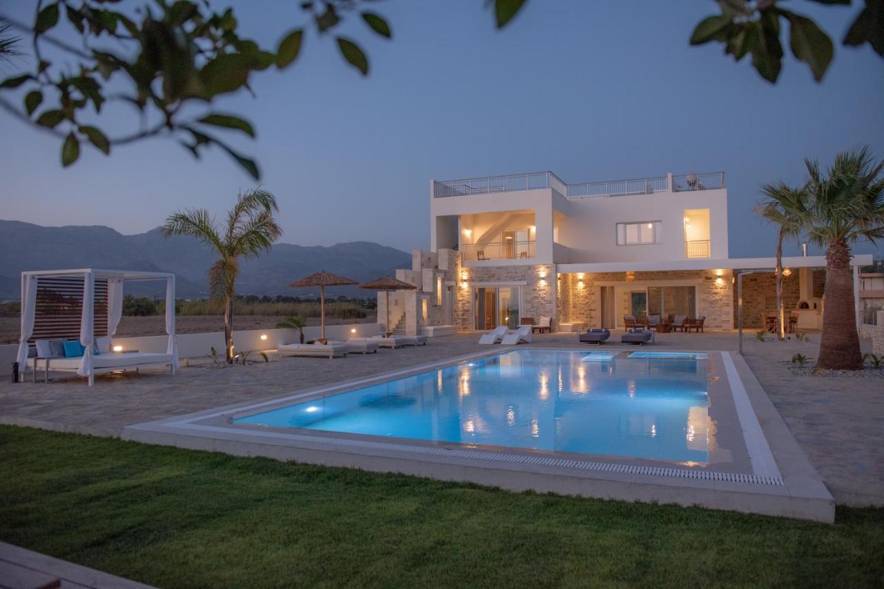 Villa Pnoe Seaside Kalamaki  Ngoại thất bức ảnh